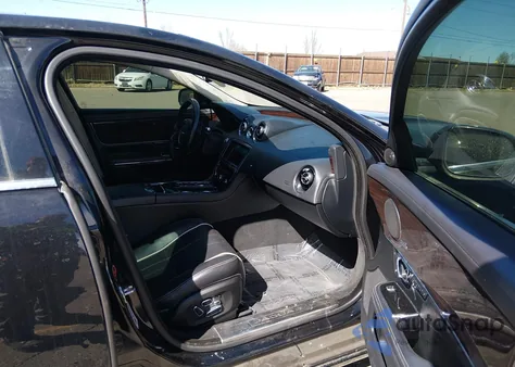 2014 Jaguar Xj Xjl Portfolio z USA, uszkodzony, nr VIN SAJWJ2GD9E8V61514